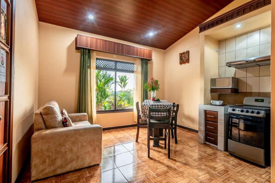 Aunty Arenal Lodge La Fortuna Zewnętrze zdjęcie